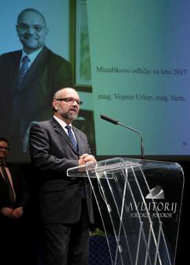 Vojmir Urlep je Minařikovo odličje prejel za izjemen doprinos k razvoju farmacevtske stroke