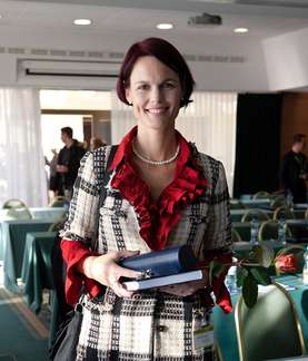 Jasna Kos upon receiving the TOP 10 Education Management 2011 award