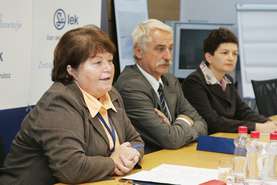 Konferenca za  novinarje (z leve proti desni): Majda Struc generalna sekretarka ZPMS, mag. Franc Hočevar, predsednik ZPMS in Darija Brečevič, članica uprave Leka